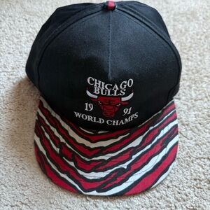 Vintage Chicago Bulls snapback hat black red white 1991 world champs Miller
